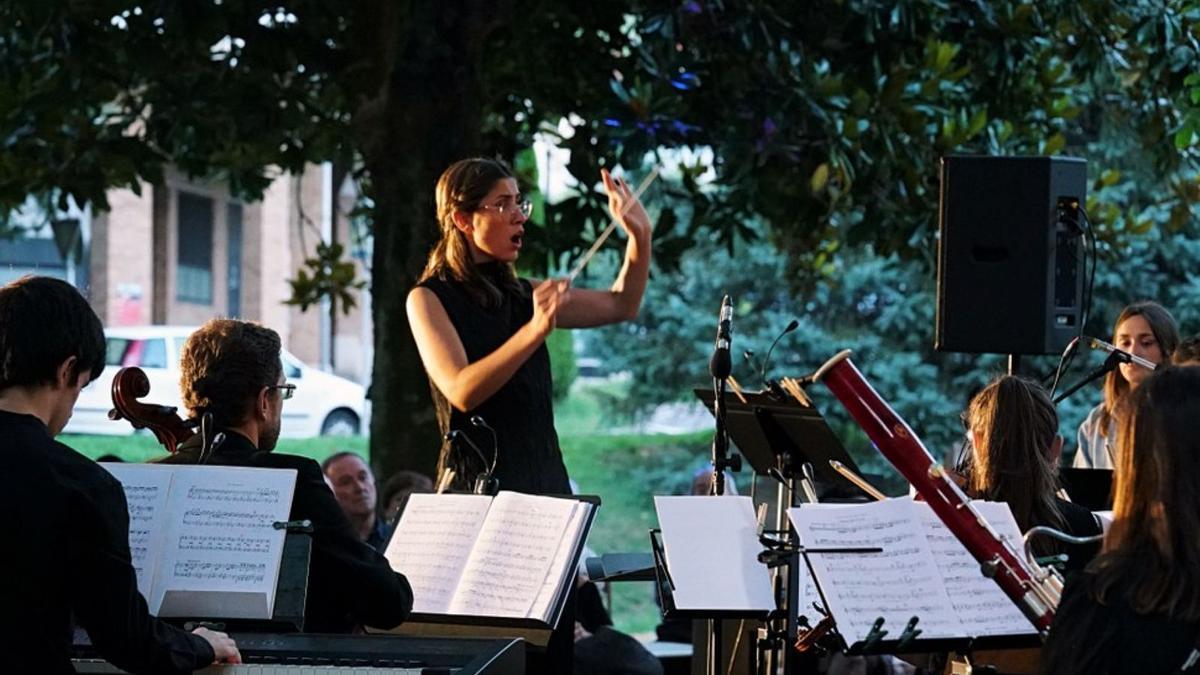 Los espacios urbanos de la localidad suelen servir de marco a los conciertos incluidos en el ciclo Udako Musika Printzak.