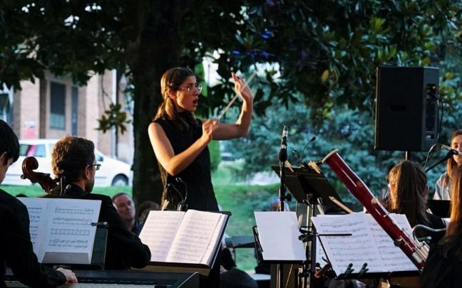 Los espacios urbanos de la localidad suelen servir de marco a los conciertos incluidos en el ciclo Udako Musika Printzak.