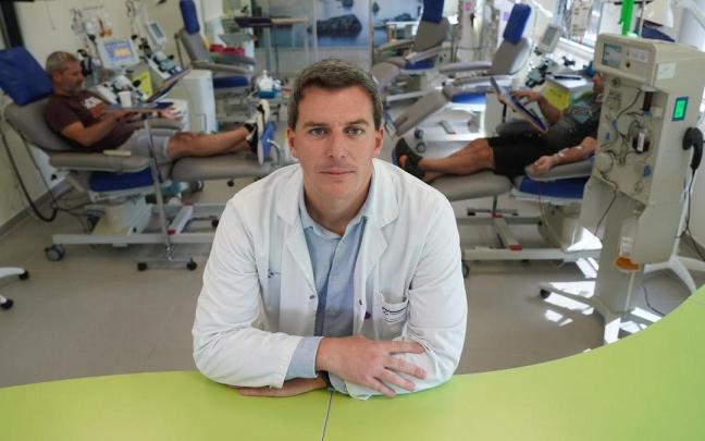 Iñigo Salaverri, el pasado viernes, en el Centro vasco de Transfusión y Tejidos Humanos.