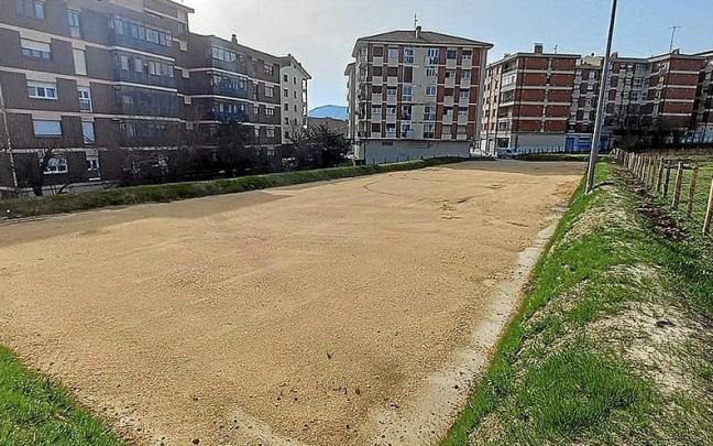 Vista del nuevo aparcamiento provisional del barrio San José de Amurrio.