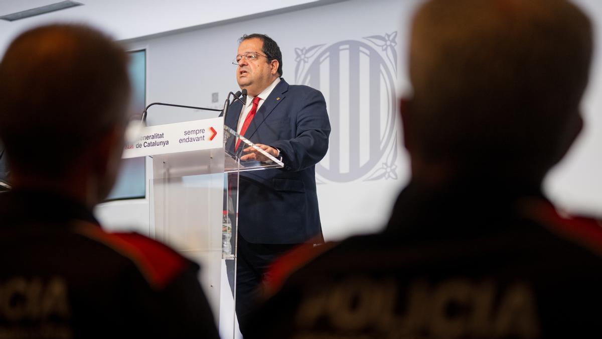 El conseller de Interior, Joan Ignasi Elena, en la rueda de prensa.