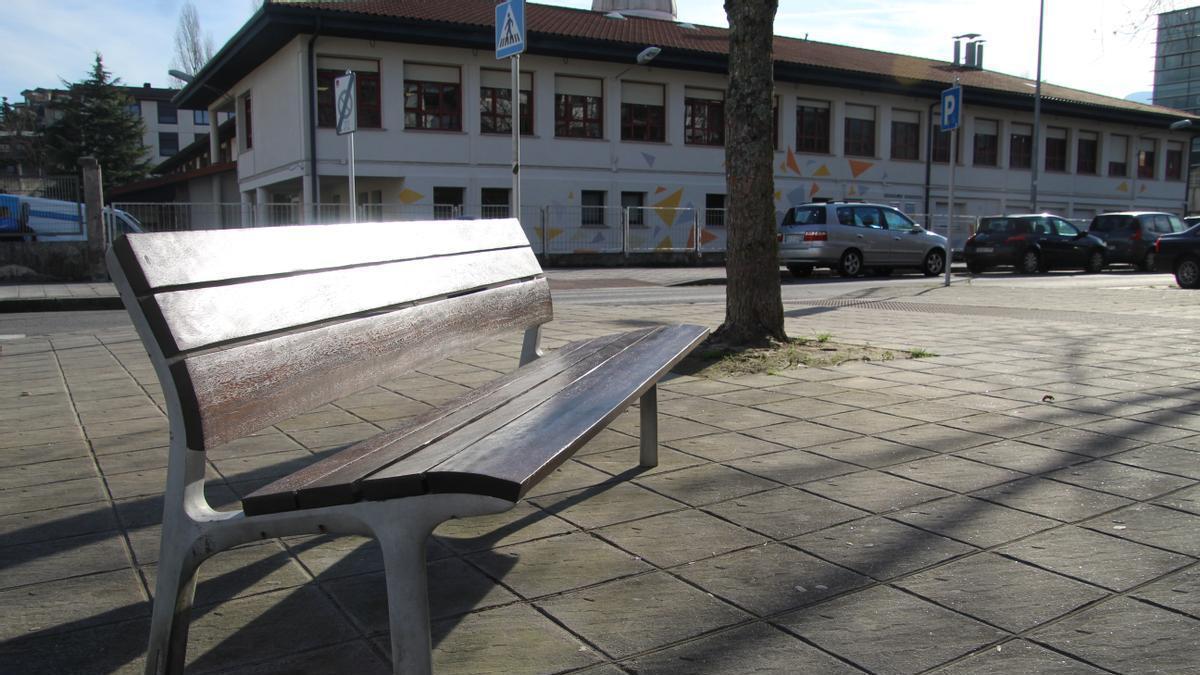 Se han mejorado los bancos de la calle Laubideta