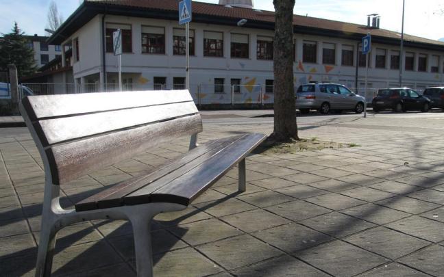 Se han mejorado los bancos de la calle Laubideta