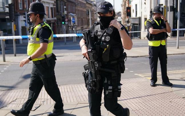 Asesinato de tres personas en la ciudad inglesa de Nottingham.
