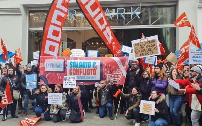 Concentración de trabajadores frente a una tienda de Primark en Madrid. Concentración de trabajadores frente a una tienda de Primark en Madrid.