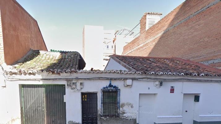 Un pitbull muerde a un niño de dos años en una casa okupada de Alcalá de Henares.