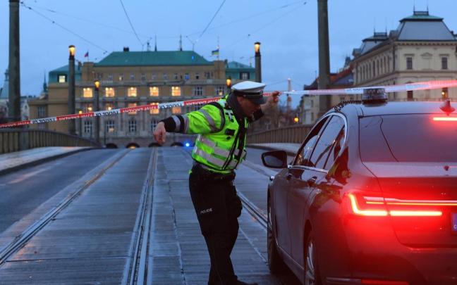 Tiroteo en una facultad del centro de Praga