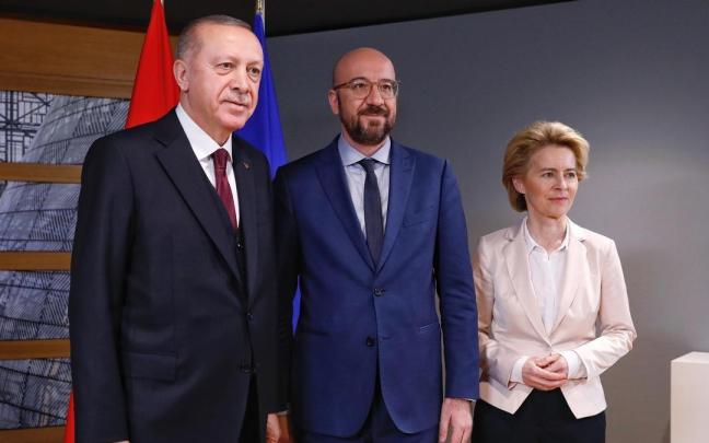 El presidente turco, Recep Tayyip Erdogan, el presidente del Consejo Europeo, Charles Michel, y la presidenta de la Comisión Europea, Ursula von der Leyen, en una foto de archivo.