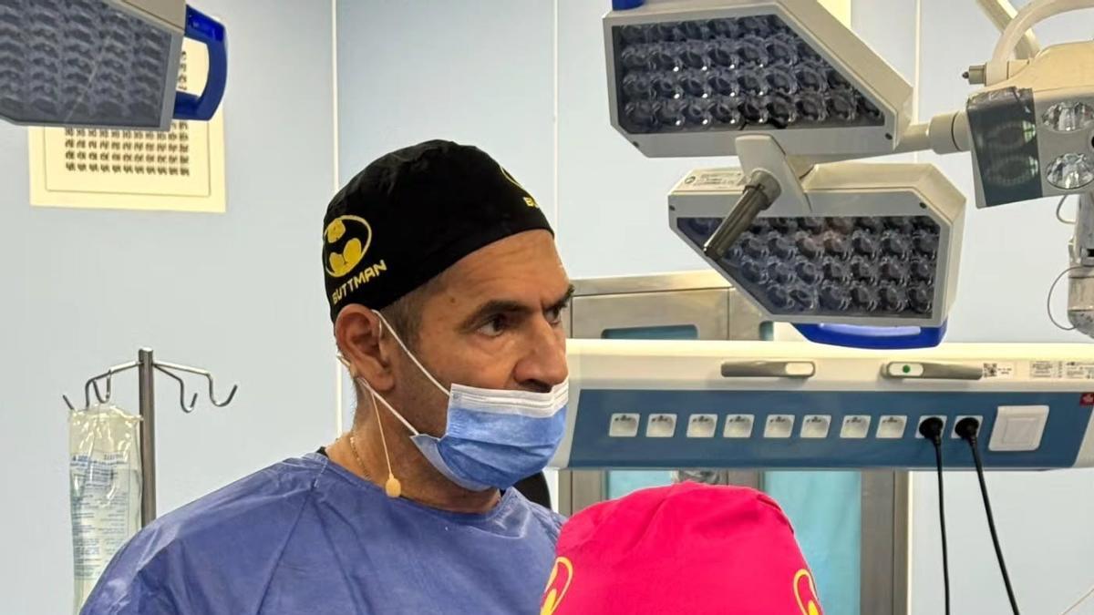 El cirujano fue abatido a tiros dentro de su propia clínica.
