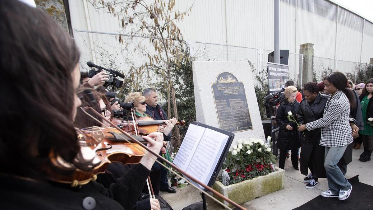 Homenaje en Marín a los 21 marineros fallecidos en el Villa de Pitanxo.