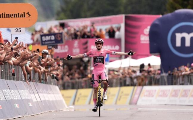 Jonas Vingegaard, vencedor en Piancavallo, campeón del Giro a la espera de Roma.