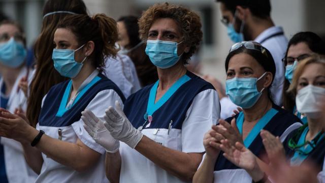 Sanitarios agradecen el homenaje que cada día se celebra en su honor en todos los Centros de Salud y Hospitales a las 20.00 horas.