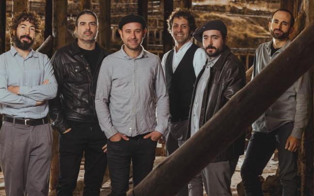 El grupo guipuzcoano conecta el folclore vasco con el jazz.
