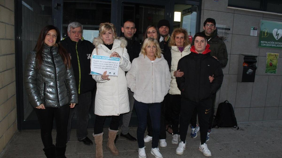 Trabajadores y trabajadoras en las instalaciones de El Romeral