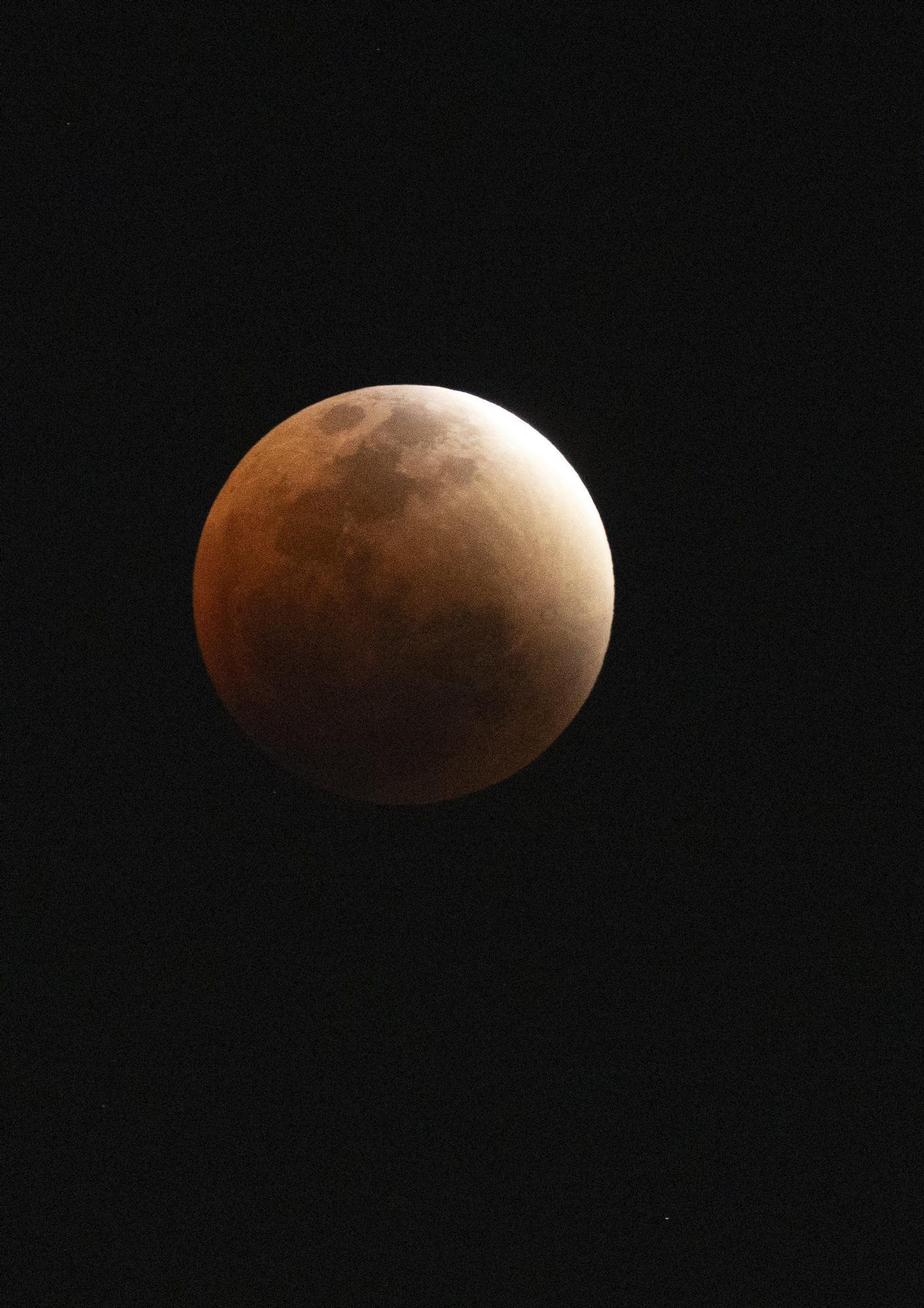 Eclipse lunar del 7 de septiembre: las mejores imágenes de la 'Luna de Sangre'