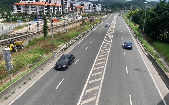 La GI-41 entre Amara y la rotonda de Martutene, donde ocurrieron los hechos el sábado pasado / PEDRO MARTÍNEZ