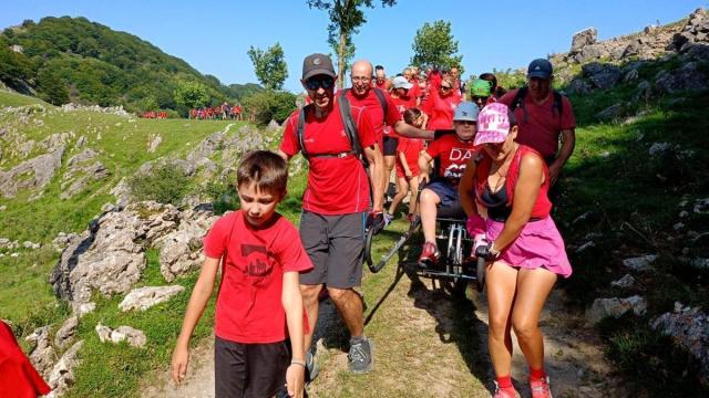 La labor de los voluntarios será clave para llegar a la cruz de Oñatz, como ha sucedido en años anteriores en las subidas a Xoxote.