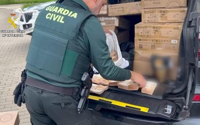 Imagen de archivo de la Guardia Cvil en una operación.