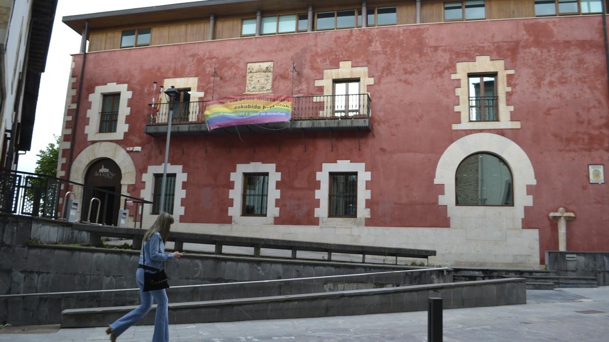 Fachada principal del ayuntamiento de Agurain