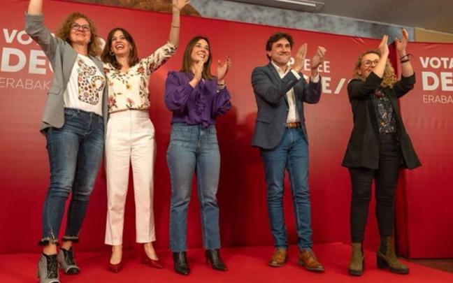 Eneko Andueza participó en un acto electoral ayer en Gasteiz.
