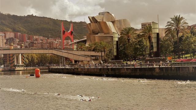 Bilbao Triathlon / Bilbao Triathlon RRSS Bilbao Triathlon / Bilbao Triathlon RRSS