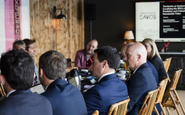 Imanol Pradales durante el encuentro con la ONU en Davos