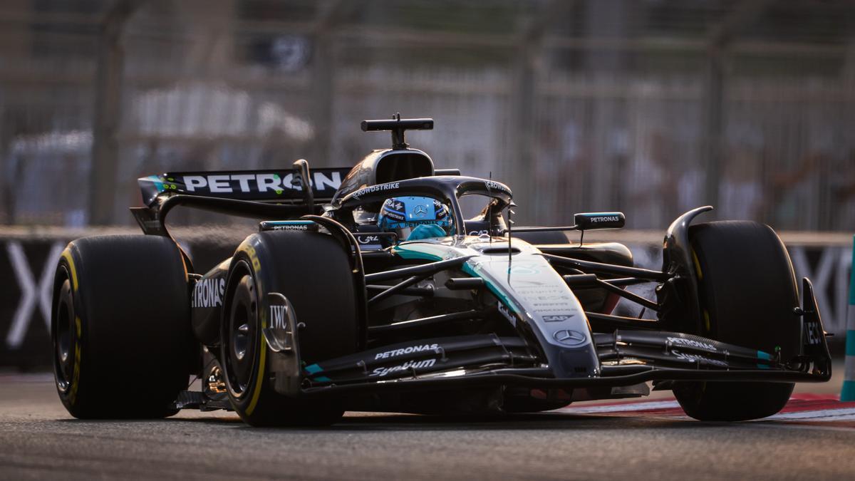 George Russell rueda con el Mercedes durante la pasada temporada.