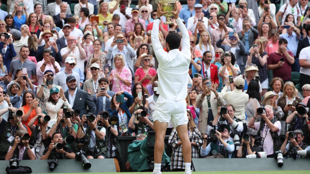 Carlos Alcaraz gana a Djokovic en la final de Wimbledon