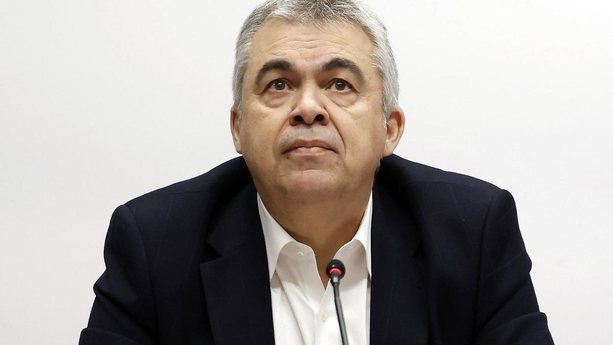 El exsecretario de Organización del PSOE Santos Cerdán comparece en la comisión de investigación del Parlamento de Navarra