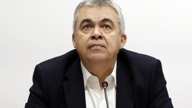 El exsecretario de Organización del PSOE Santos Cerdán comparece en la comisión de investigación del Parlamento de Navarra