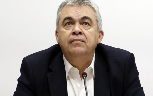 El exsecretario de Organización del PSOE Santos Cerdán comparece en la comisión de investigación del Parlamento de Navarra