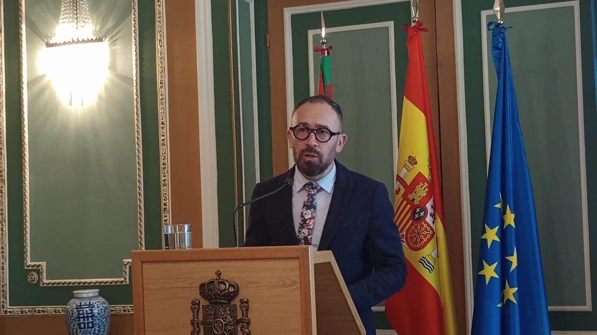 La petición de retirar a los miembros de ETA de las webs de memoria parte del delegado del Gobierno en Euskadi, Denis Itxaso.
