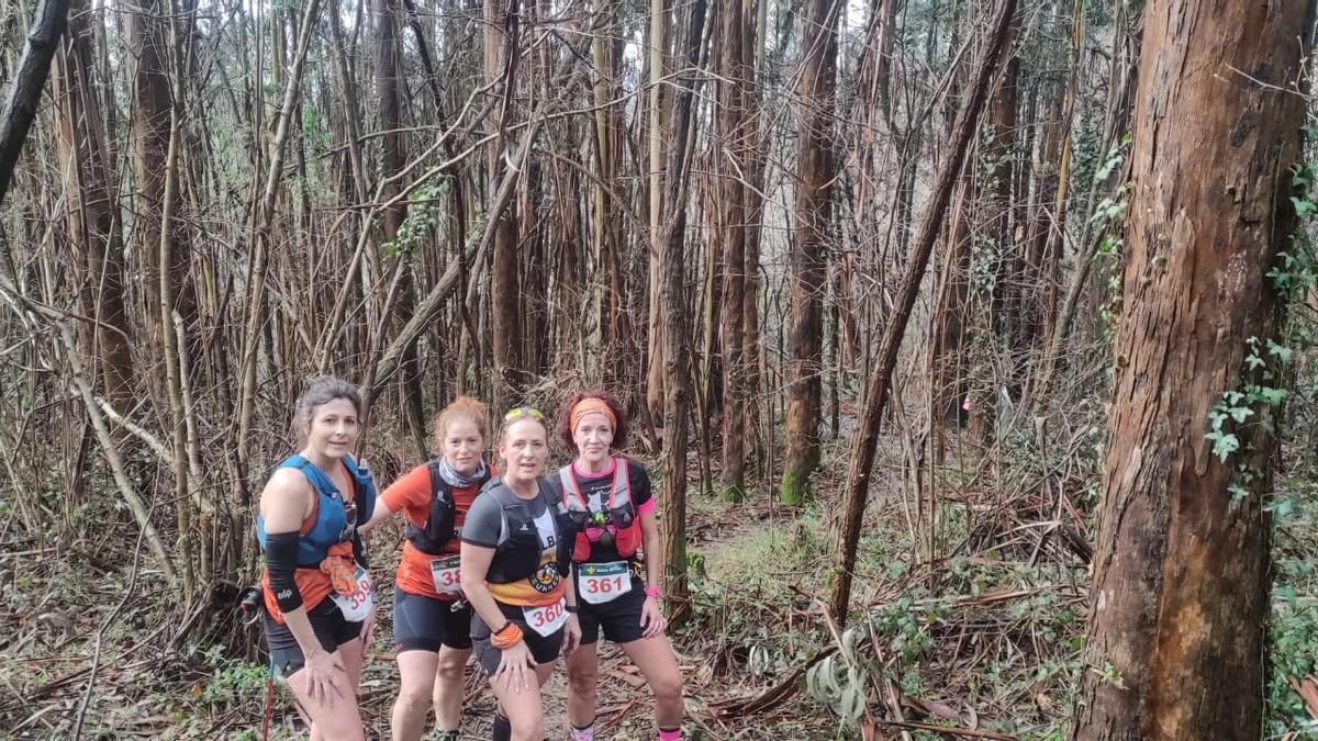 Estas chicas son todo alegría y sonrisas