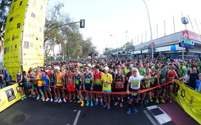 Inicio de una carrera de San Silvestre.