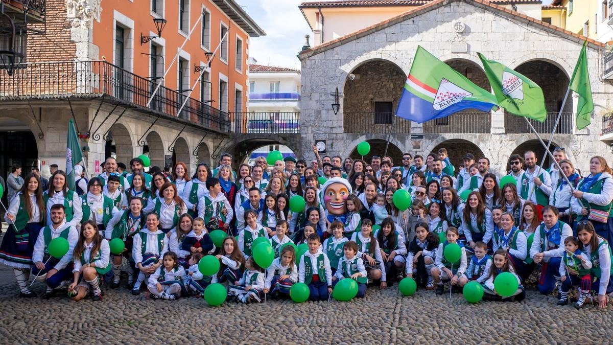 El verde de la cuadrilla Aldatxa tomó el sábado Zestoa.