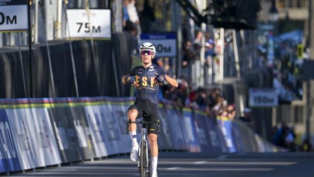 Benjamín Noval se proclama campeón mundial júnior de ciclismo en ruta