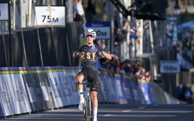 Benjamín Noval se proclama campeón mundial júnior de ciclismo en ruta