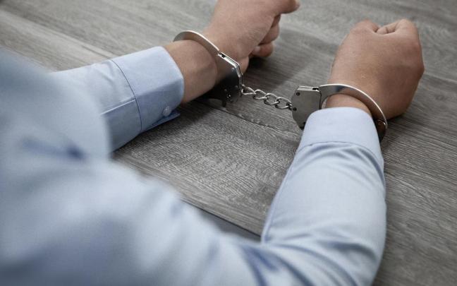 esposas, preso, condenado, reo