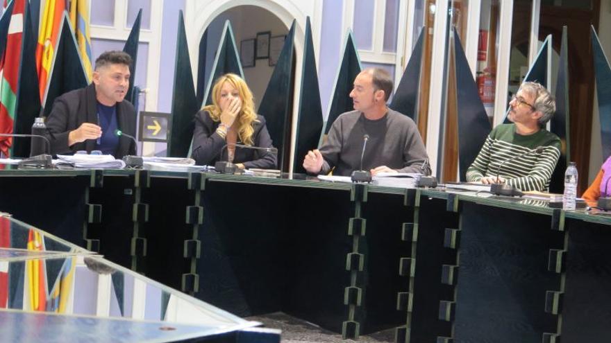 Serrano y Elgarresta, en plena discusión.