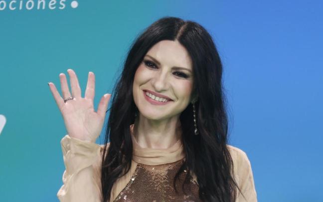 La cantante Laura Pausini posa en el photocall de los Premios Dial, en Santa Cruz de Tenerife, el pasado de marzo.