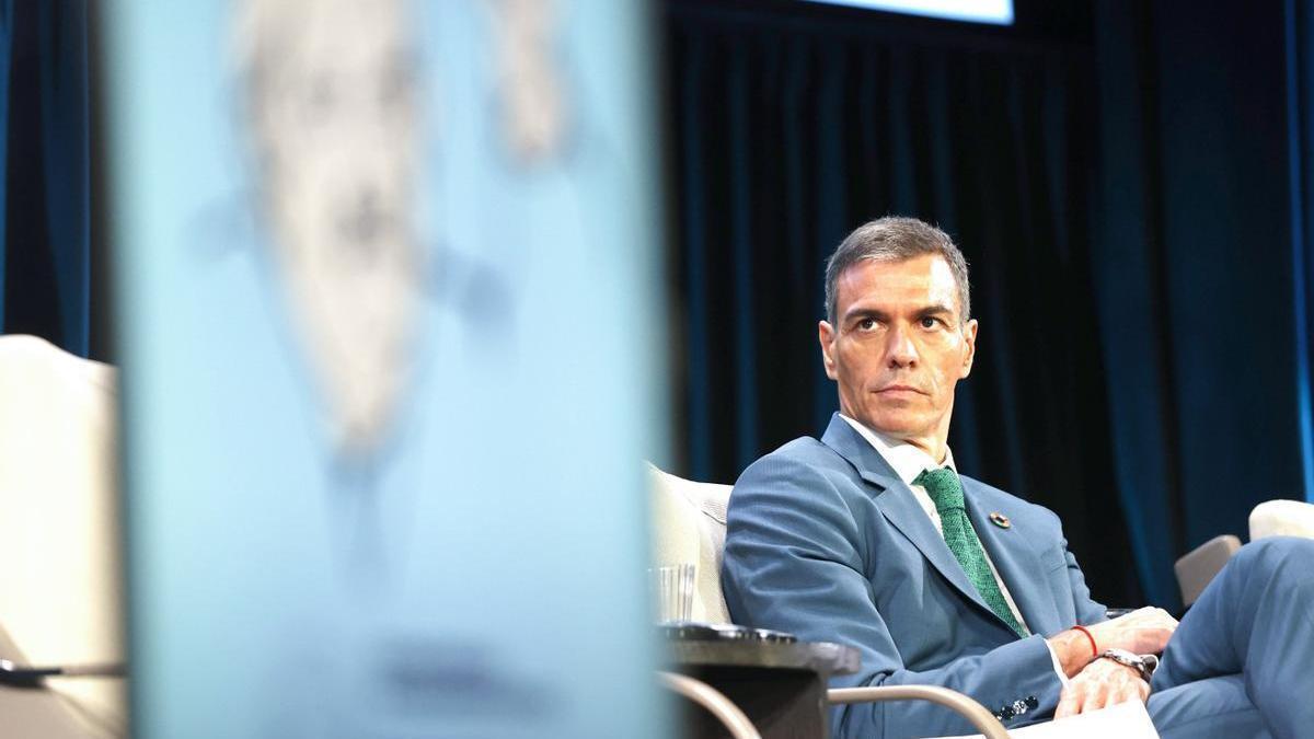Pedro Sánchez participa en un evento titulado 'Democracia Siempre' en Nueva York.