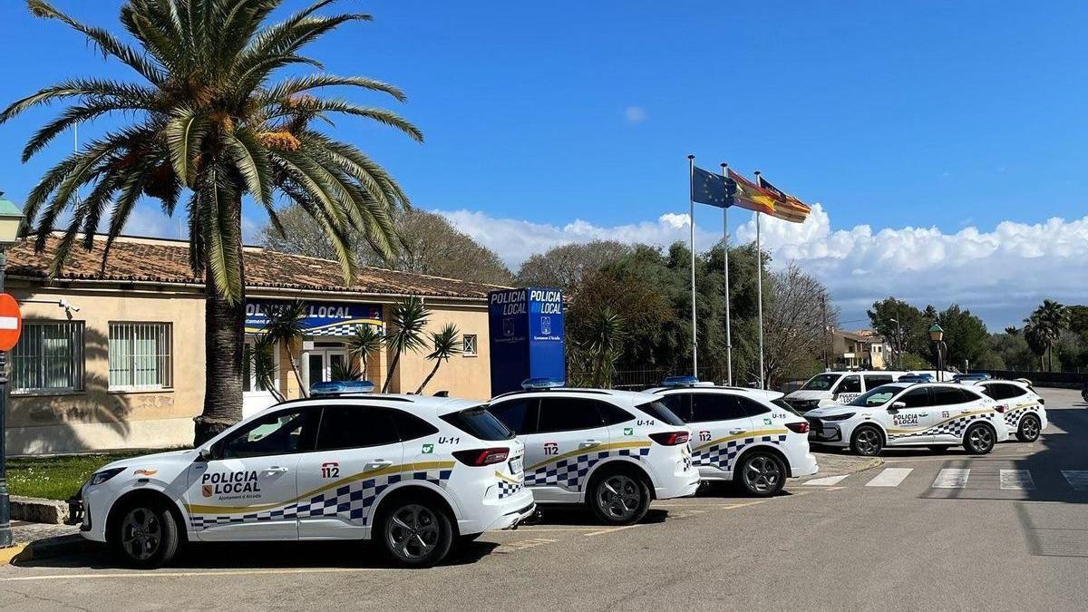 Coches de la Policía Local de Alcúdia (Mallorca).