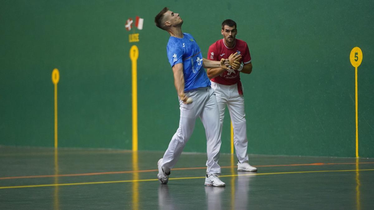 Laso e Iztueta vencen a Ezkurdia y Rezusta en la final del Torneo Bermeo Hiria.