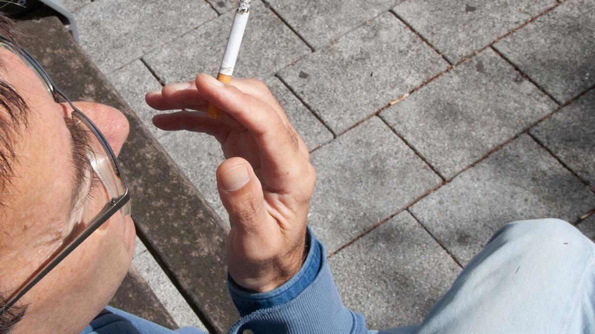 Los jóvenes tienen su primera relación con el tabaco a los 14 años