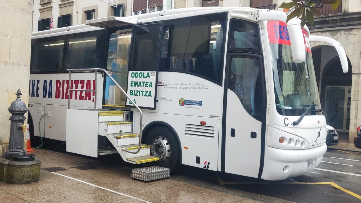 El autobús para donar sangre regresará mañana a Ispaster.