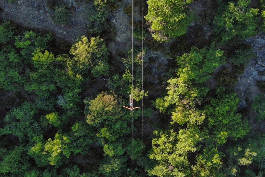Descenso a vista de dron.