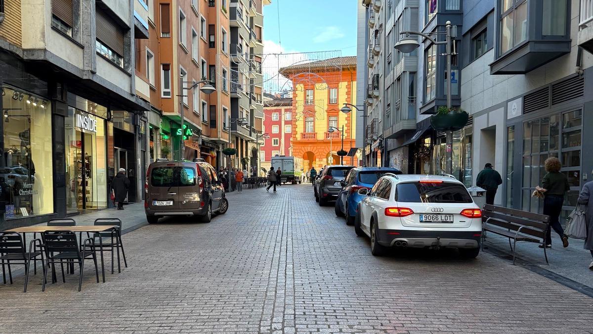 Vista de la calle Toribio Etxebarria, protagonista de las quejas de los vecinos.
