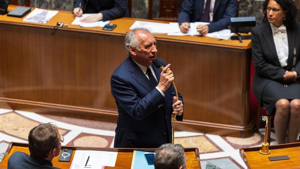 El primer ministro de Francia, François Bayrou, en la Asamblea Nacional francesa.