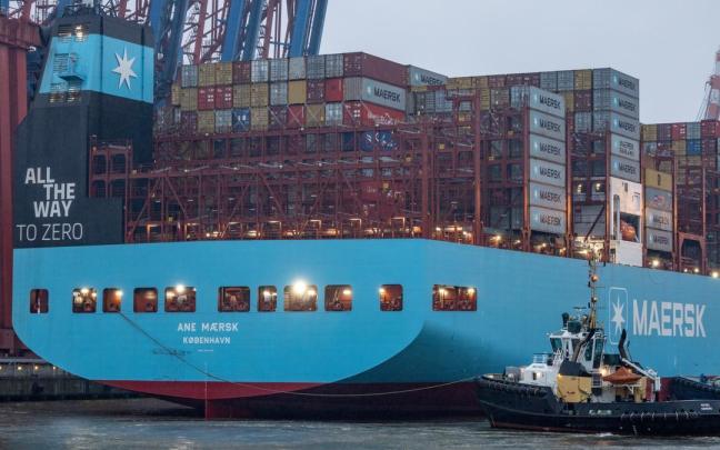 La subida del precio del petróleo no solo castiga a la propia fabricación, sino también a la exportación, que ve como debe pagar más por el tráfico de las mercancías por vía maritima.