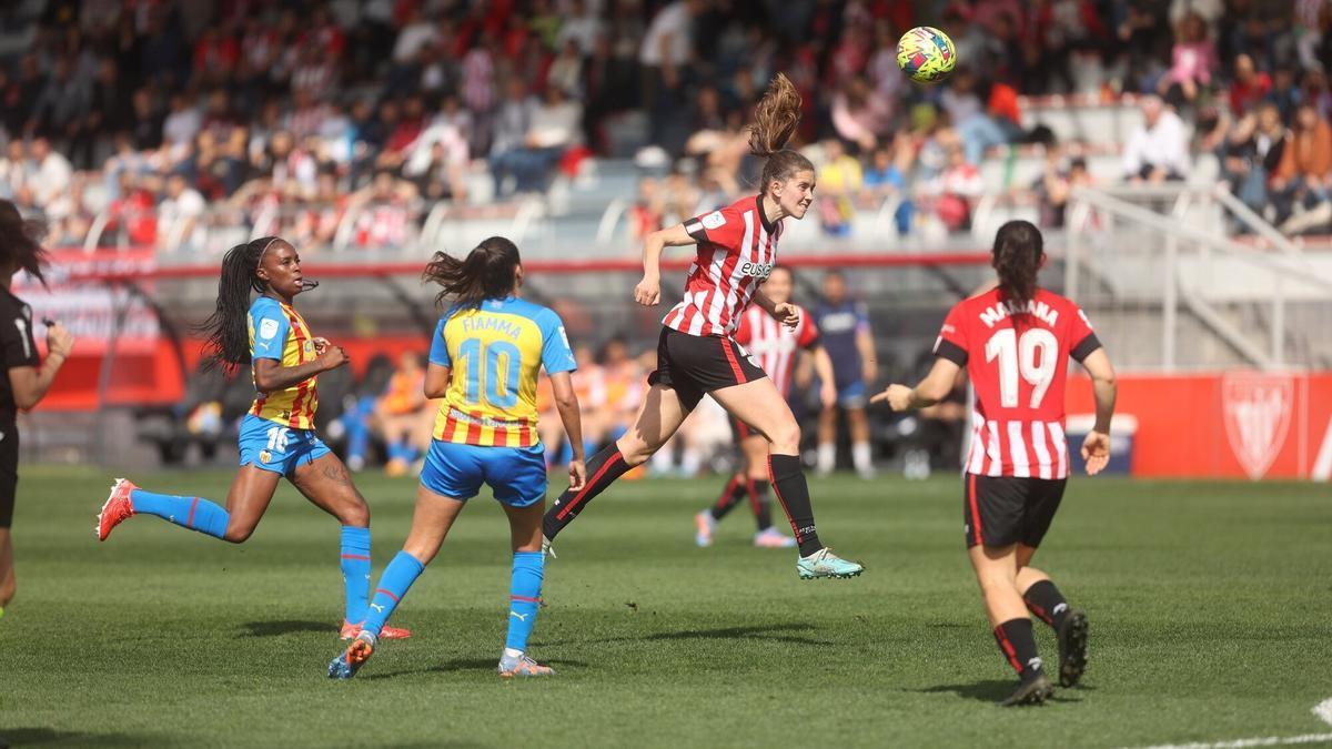 El Athletic fue superado en todo momento por el Valencia